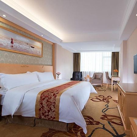 Vienna Hotel Shenzhen Fuyong Village Fenghuangwei Dış mekan fotoğraf